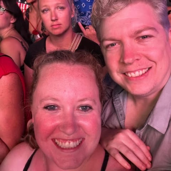 Meet your Posher, Sarah - Picture 1 of 1